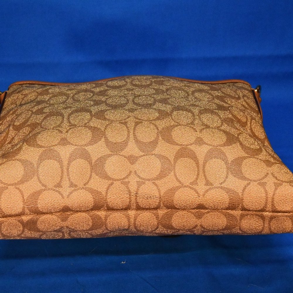 Coach Crossbody - Picture 8 of 9